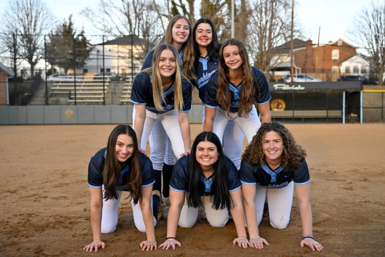 '25 Senior-Pyramid